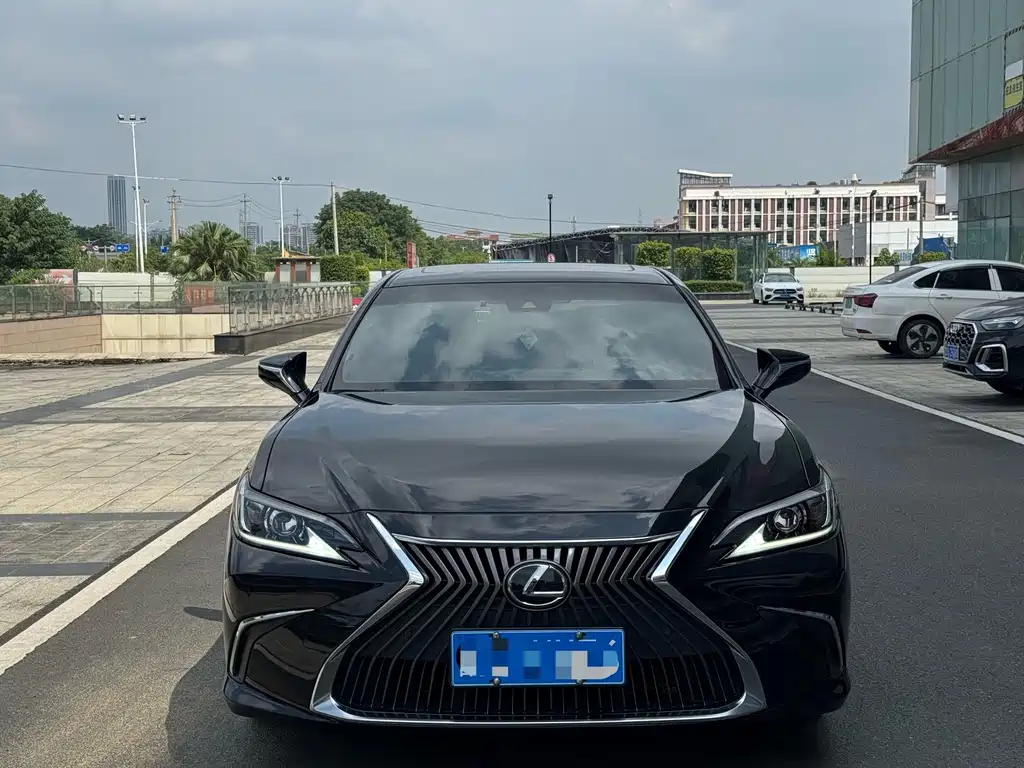 Lexus ES — миниатюра 2