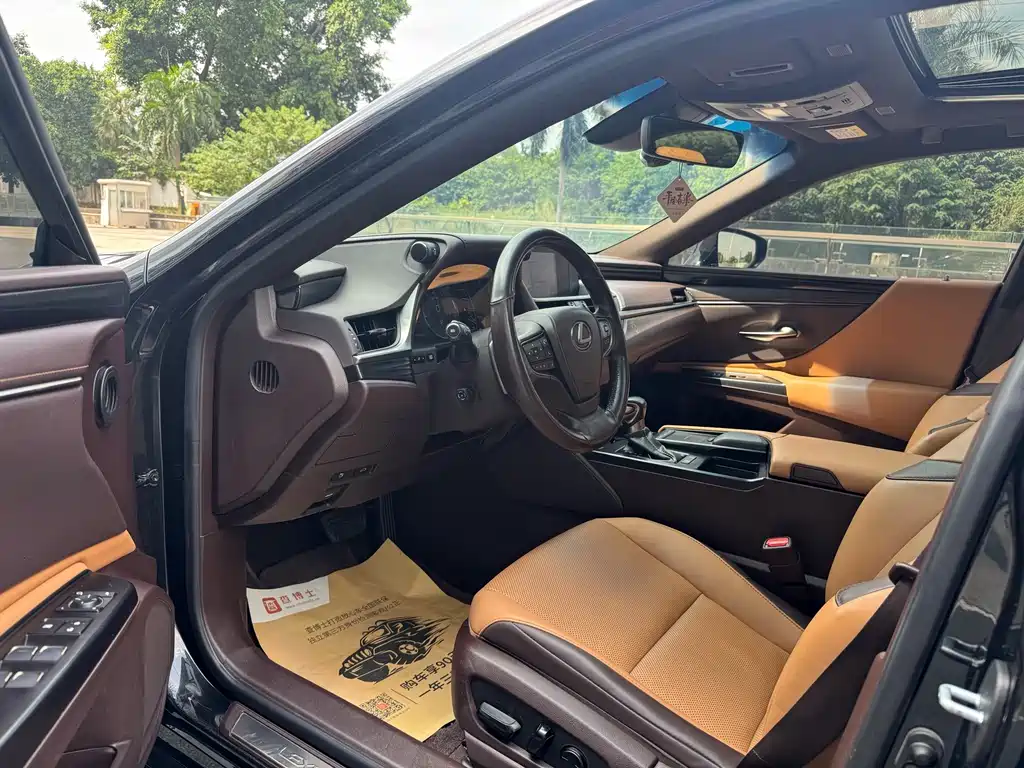 Lexus ES — миниатюра 7