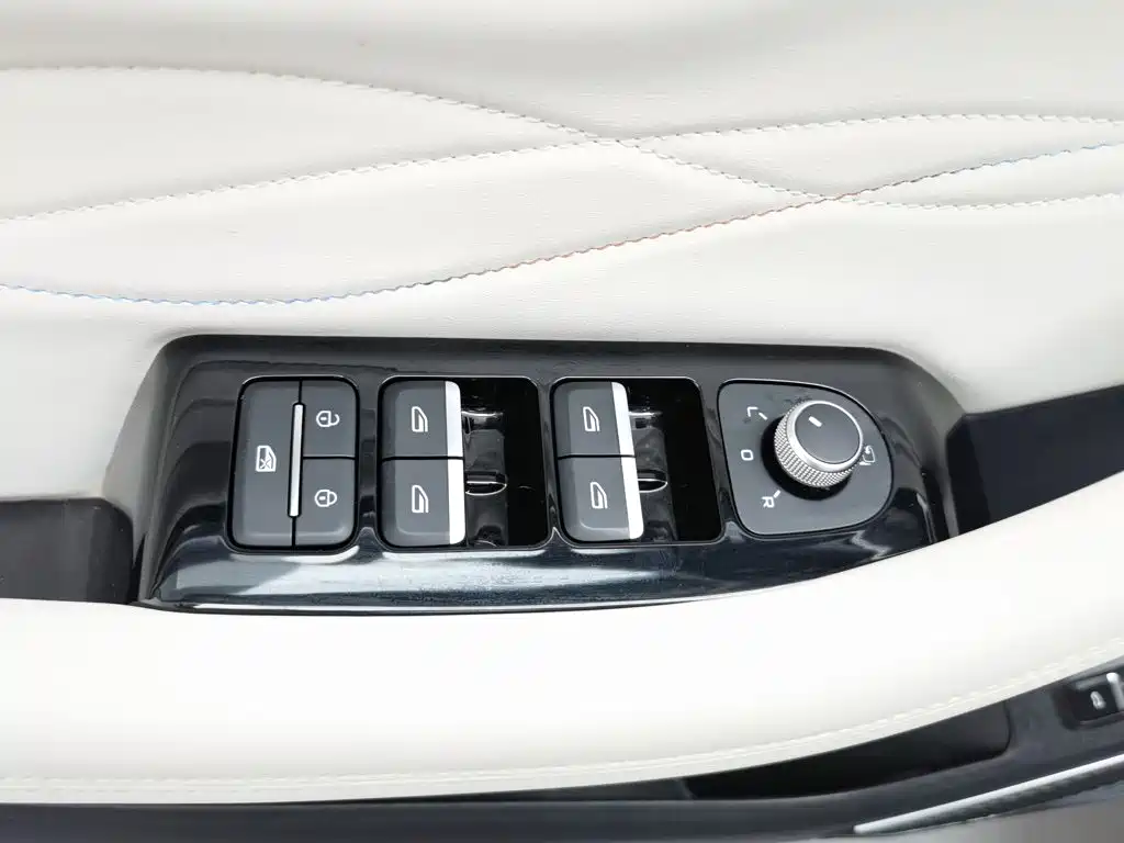 Geely Xingyue L — миниатюра 9