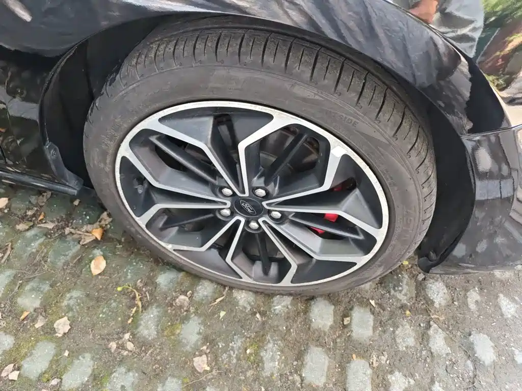 Ford Focus — миниатюра 24