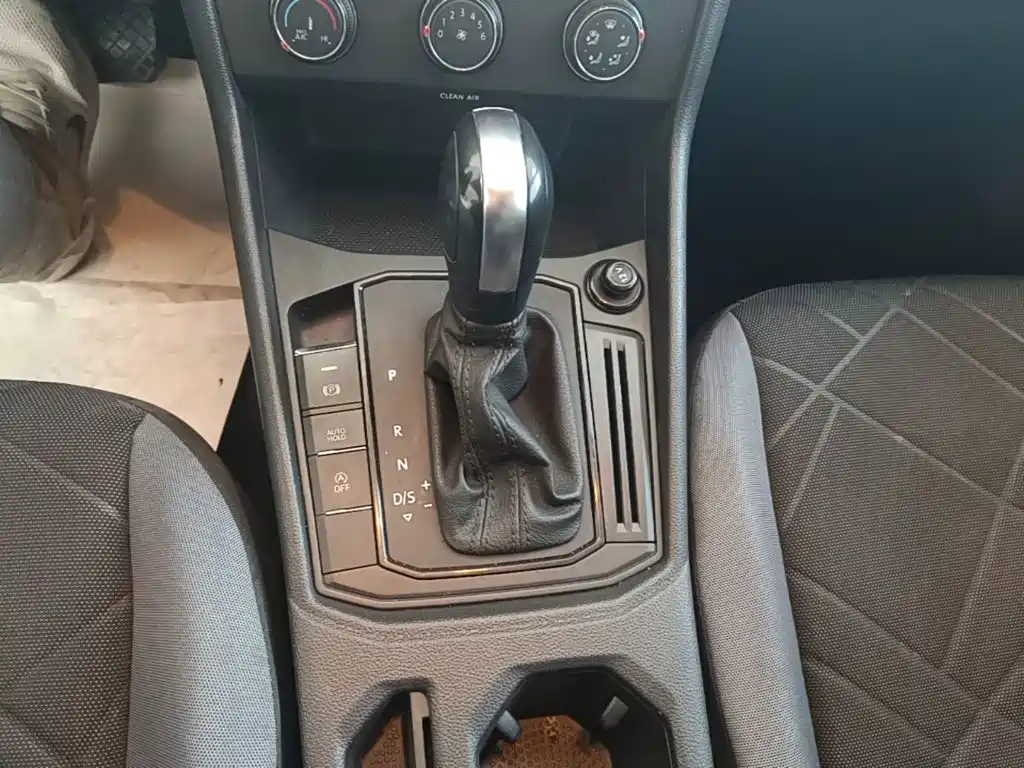 Volkswagen Lavida — миниатюра 14