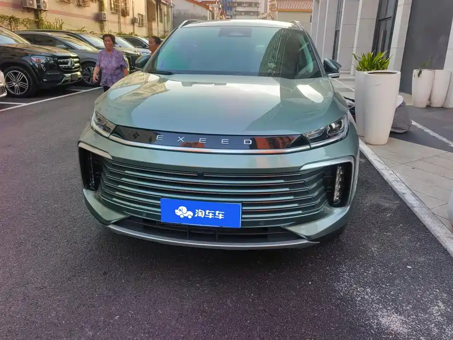 Exeed Lingyun — миниатюра 2