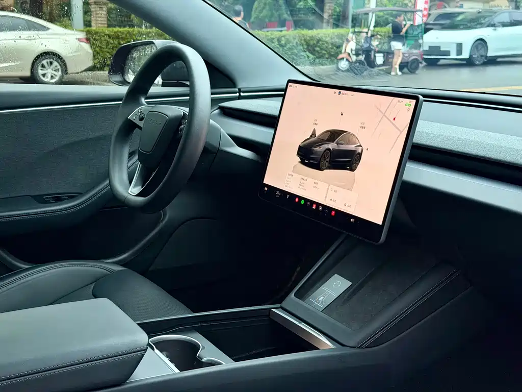 Tesla Model 3 — миниатюра 9