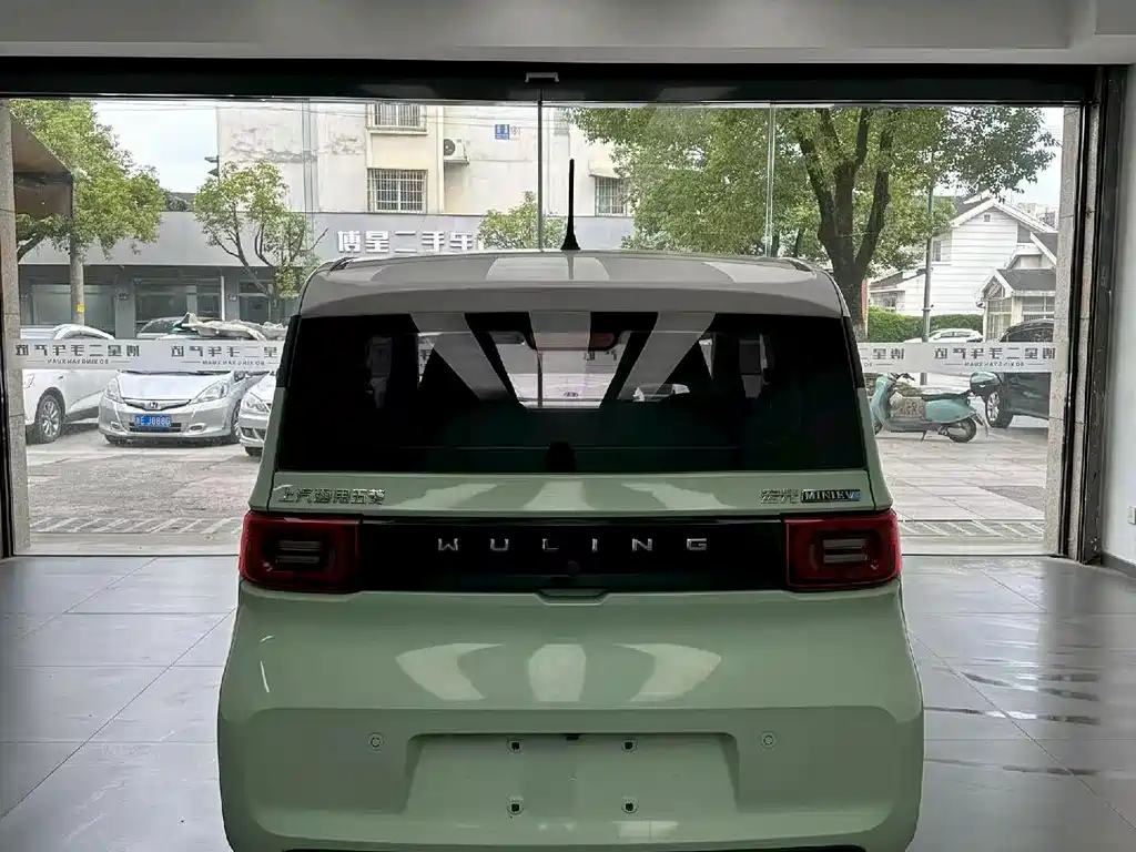 Wuling MINIEV — миниатюра 8
