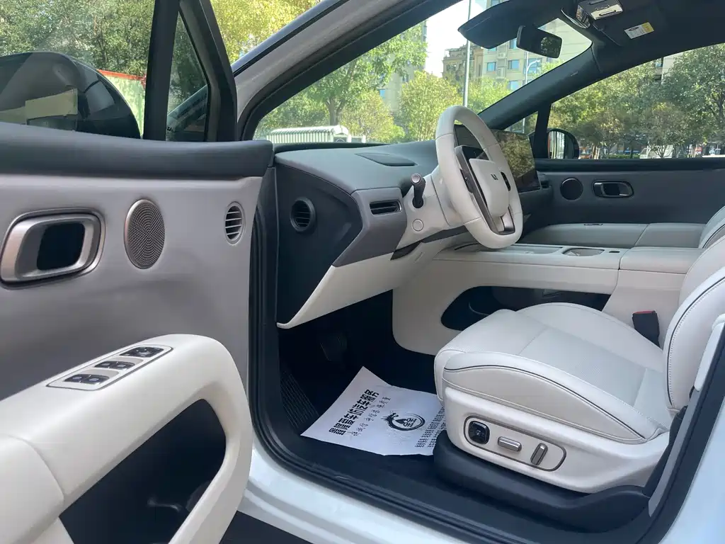 Li Auto Идеальный i6 — миниатюра 7
