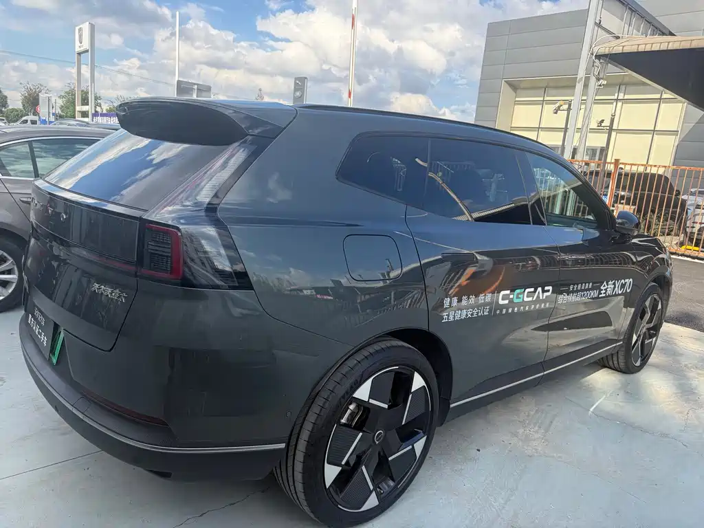 Volvo XC70 PHEV — миниатюра 12