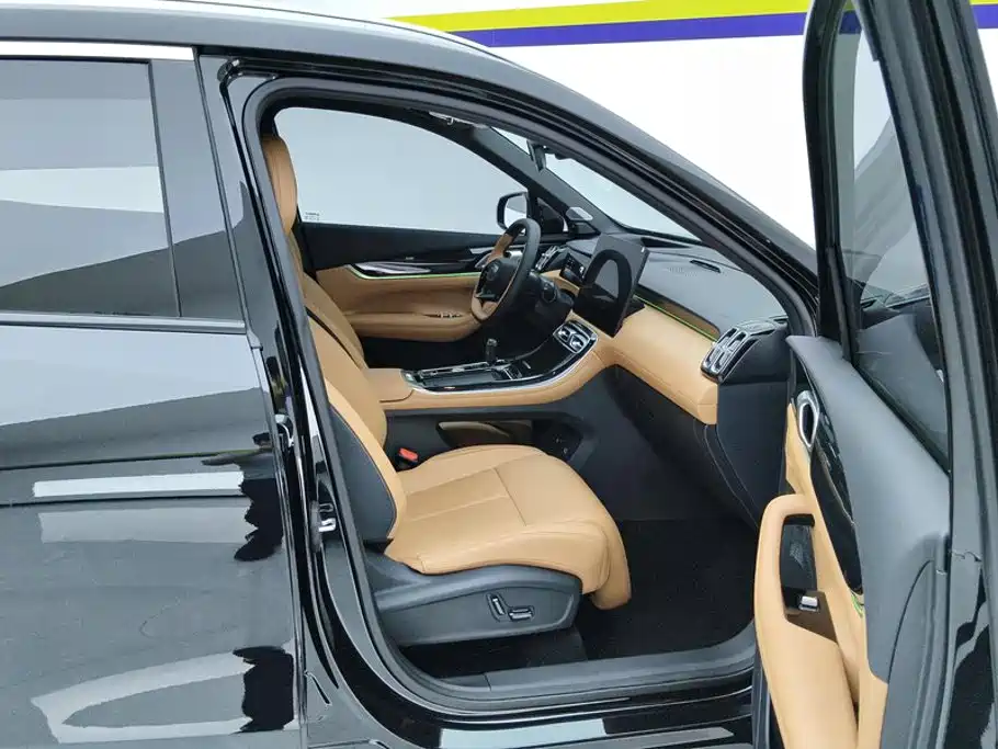 Geely Boyue L — миниатюра 8