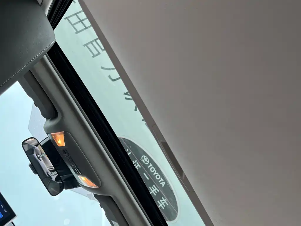 Toyota RAV4 — миниатюра 28
