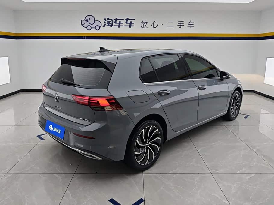 Volkswagen Golf 1.4 л 2021 г. Серебристо-серый, пробег 42500 км