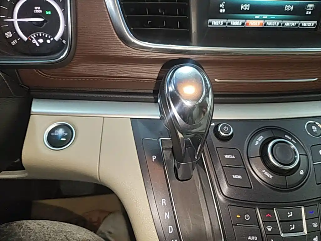 Buick GL8 — миниатюра 14