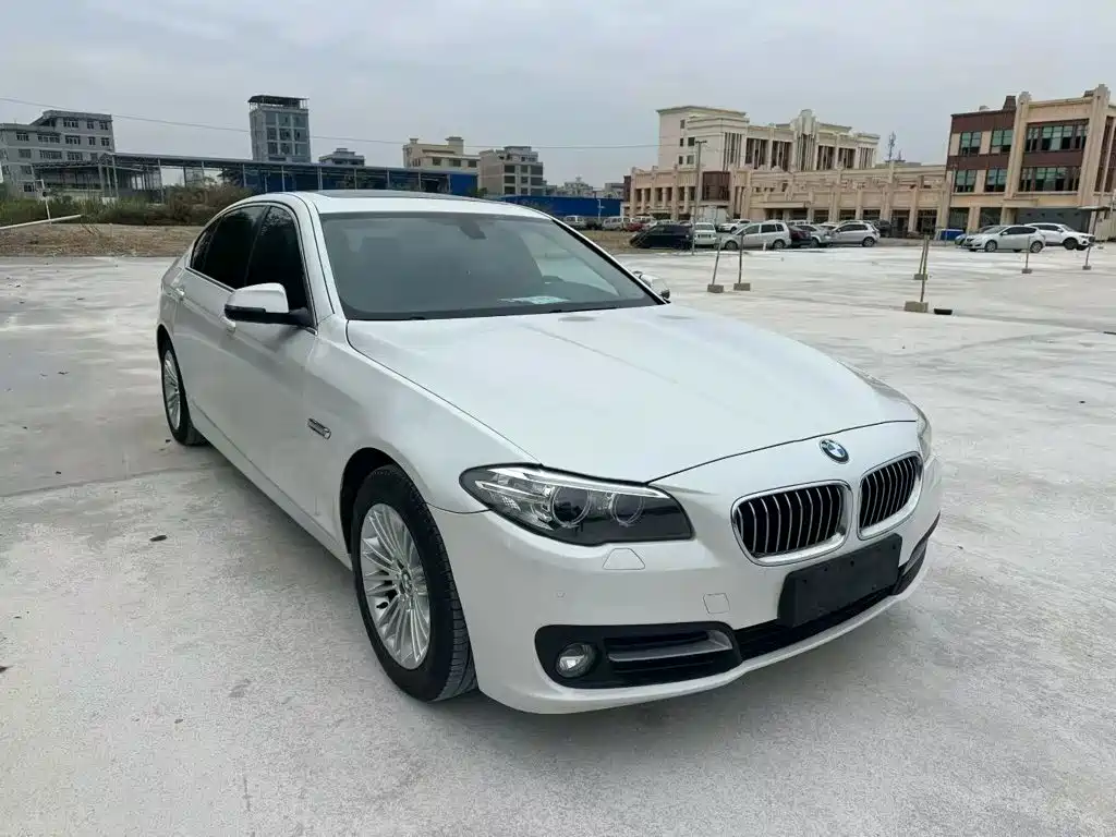 BMW 5 Series — миниатюра 3