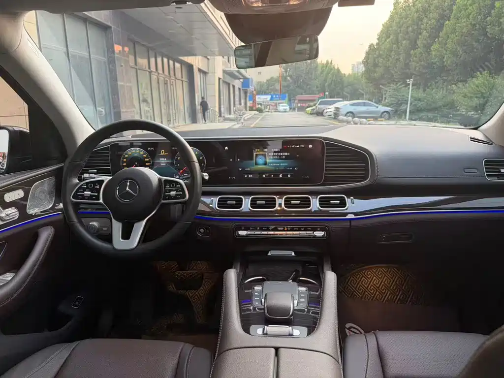 Mercedes-Benz GLS — миниатюра 8