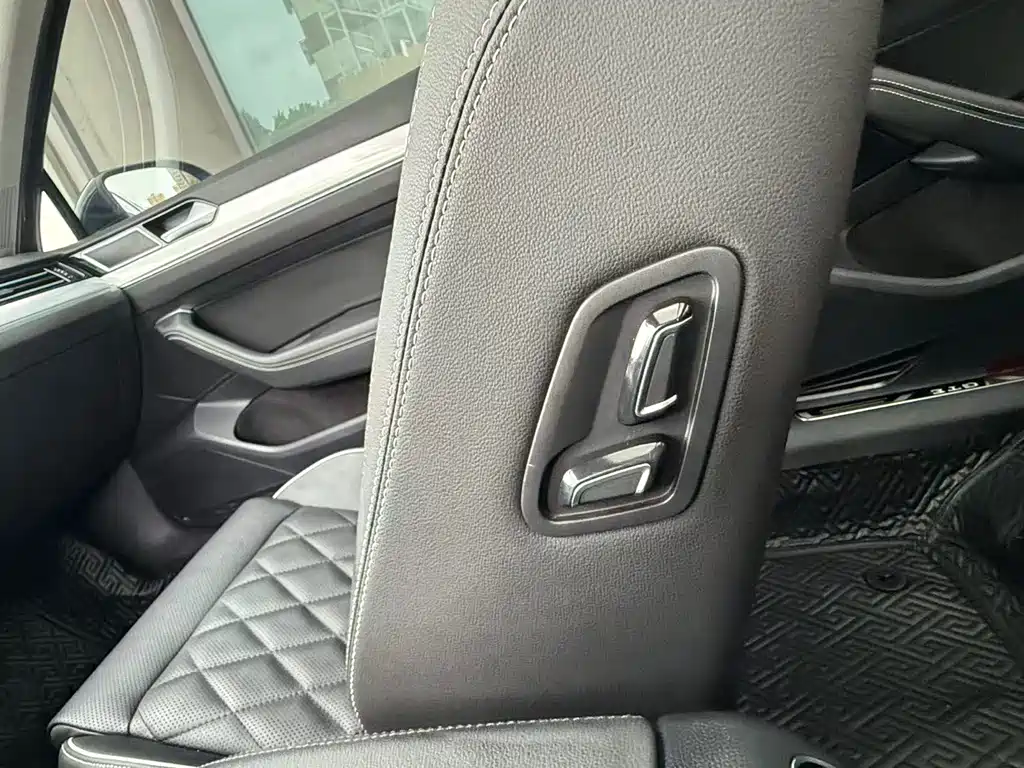 Volkswagen Magotan PHEV — миниатюра 7
