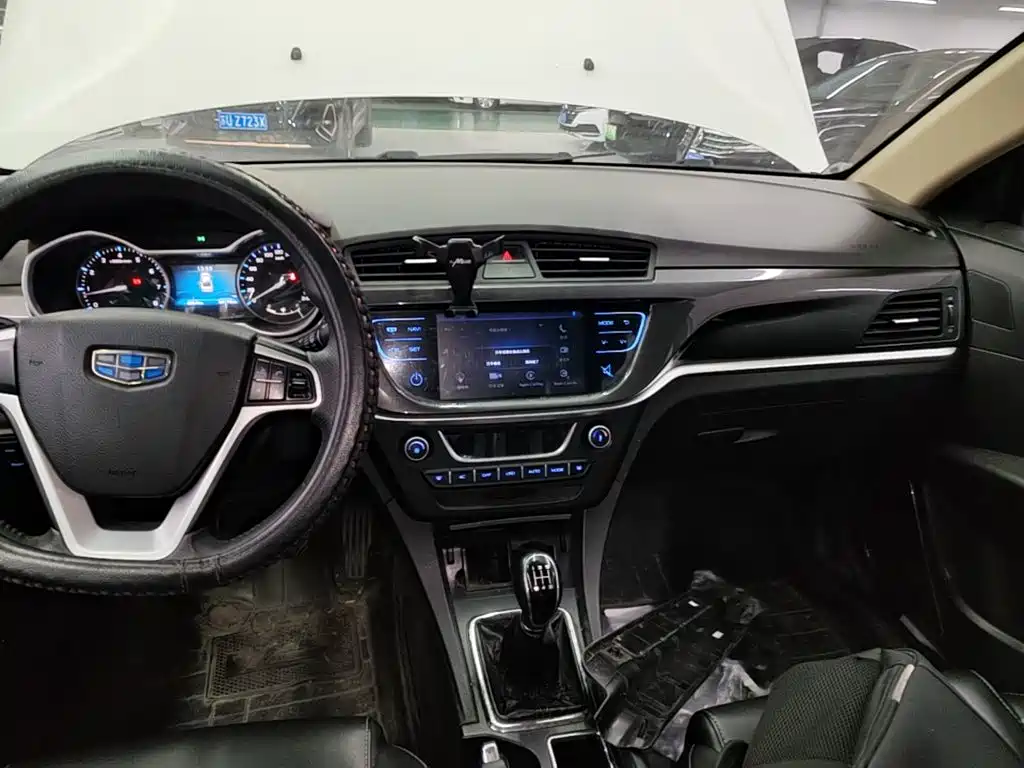 Geely Emgrand — миниатюра 13