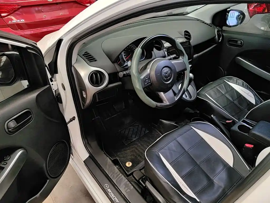 Mazda 2 — миниатюра 16