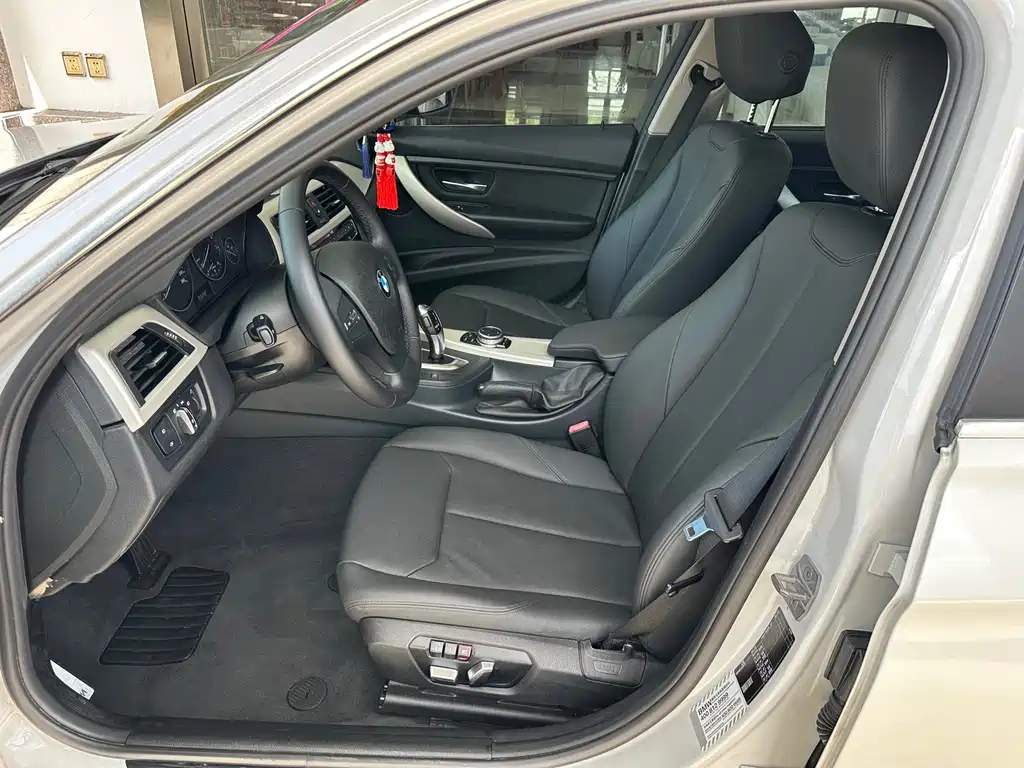 BMW 3 Series — миниатюра 14