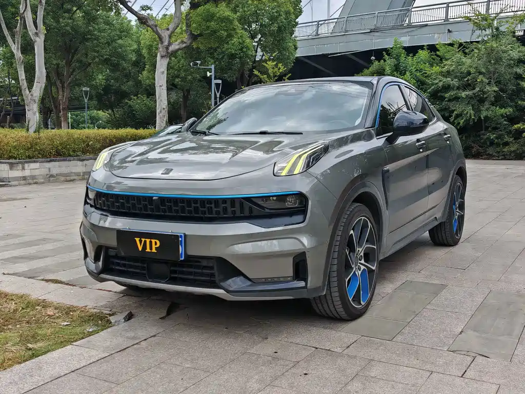 Lynk & Co 05