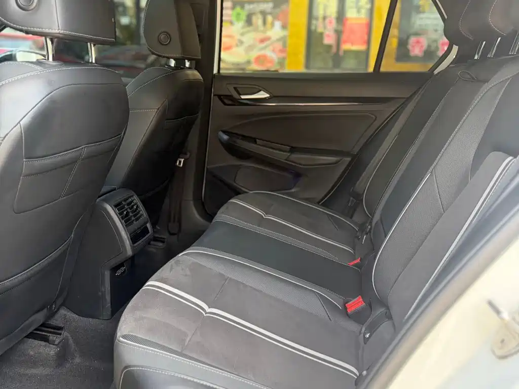 Volkswagen Golf — миниатюра 11