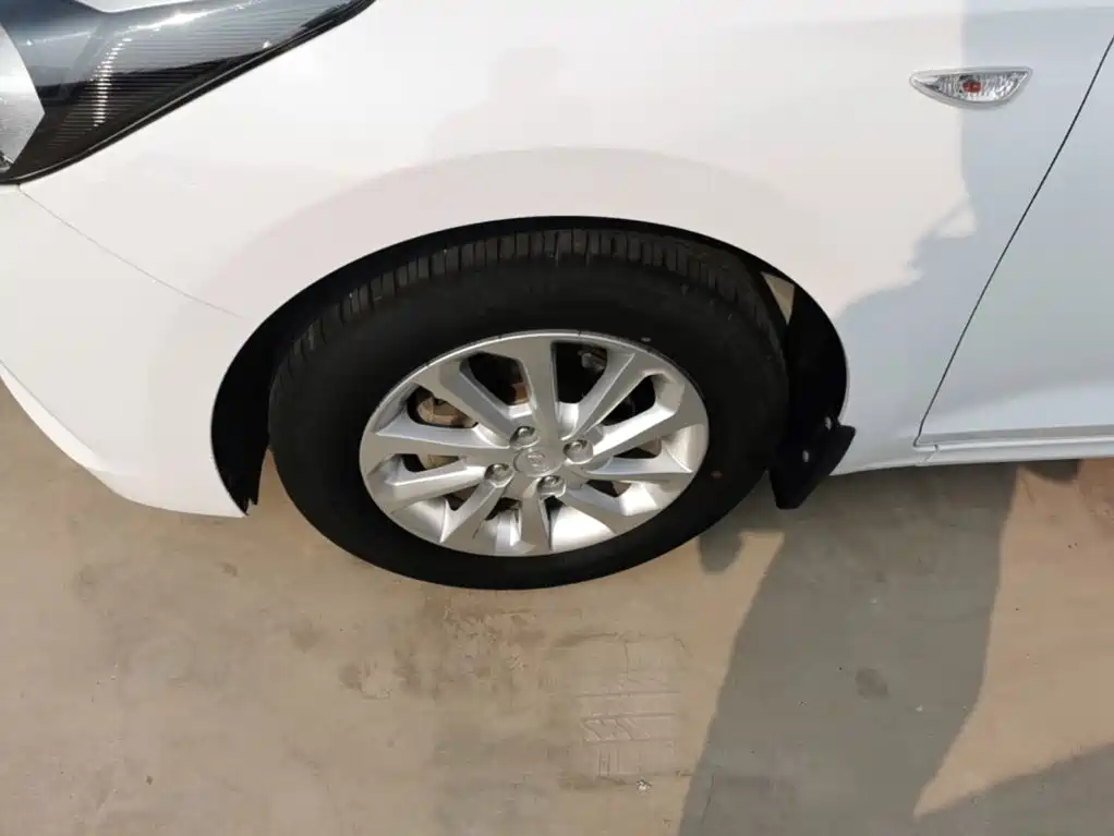 Hyundai Verna — миниатюра 23
