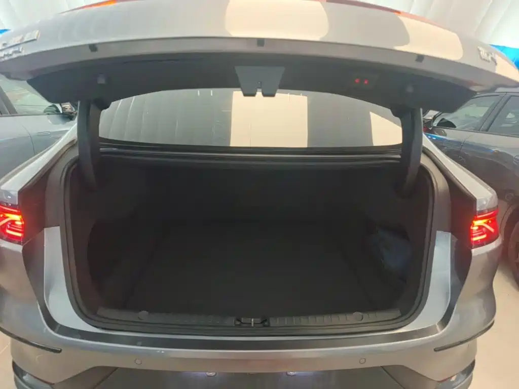 BYD Han — миниатюра 19