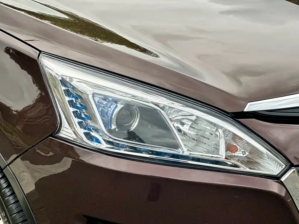 LUXGEN EXCELLENT 6 SUV