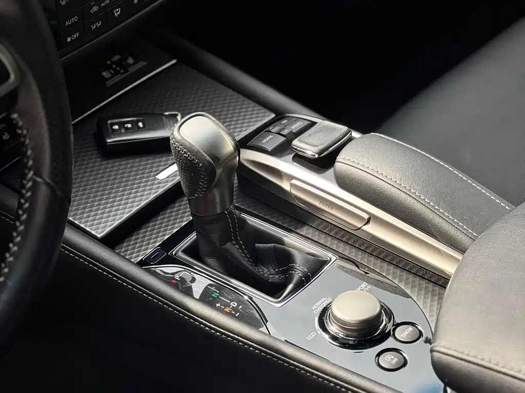 Lexus GS — миниатюра 12