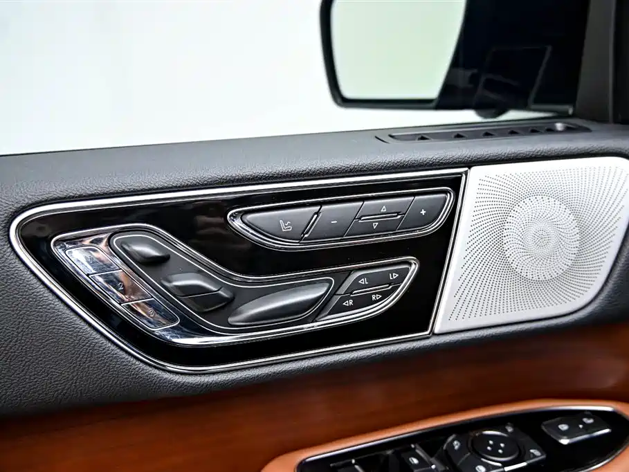 Lincoln Navigator 3.5T Premium Shine Edition, фото 25