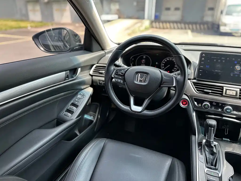 Honda Accord — миниатюра 13