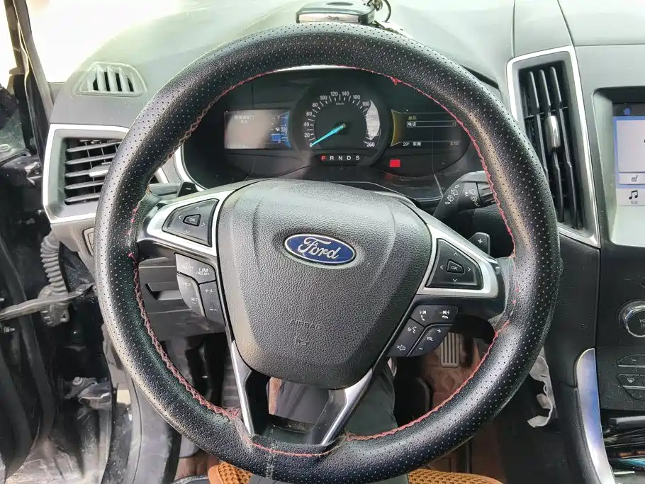 Ford Edge — миниатюра 15
