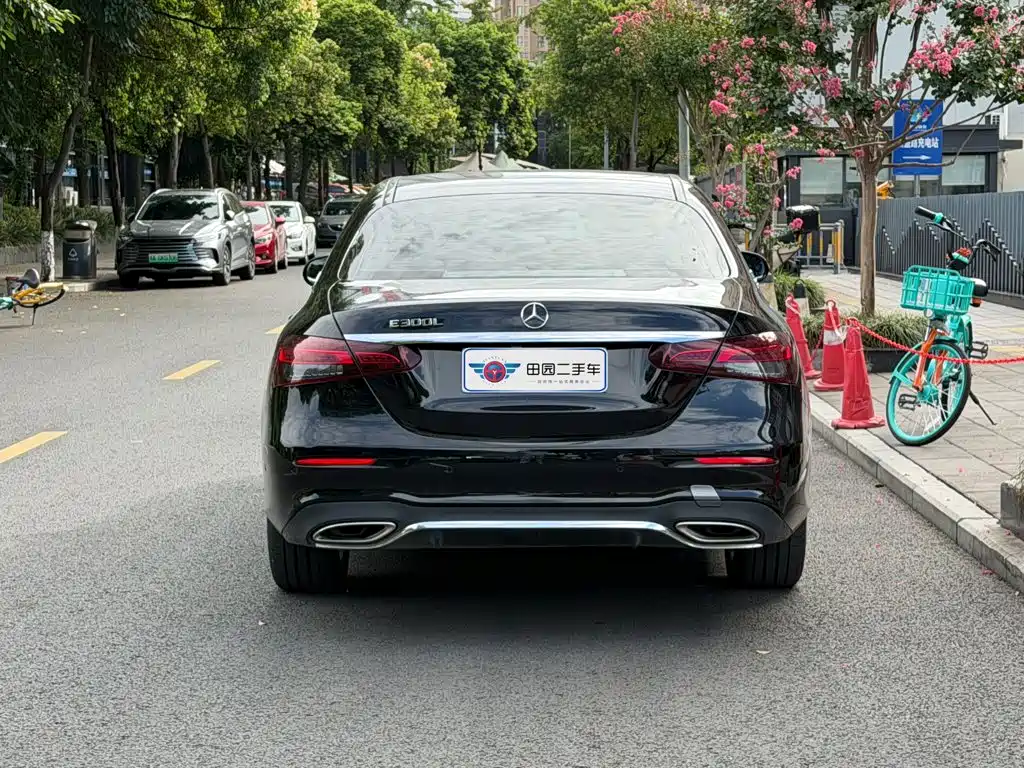 Mercedes-Benz E-Class — миниатюра 5