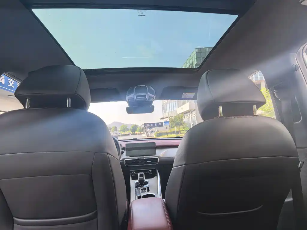 Geely Binyue — миниатюра 6