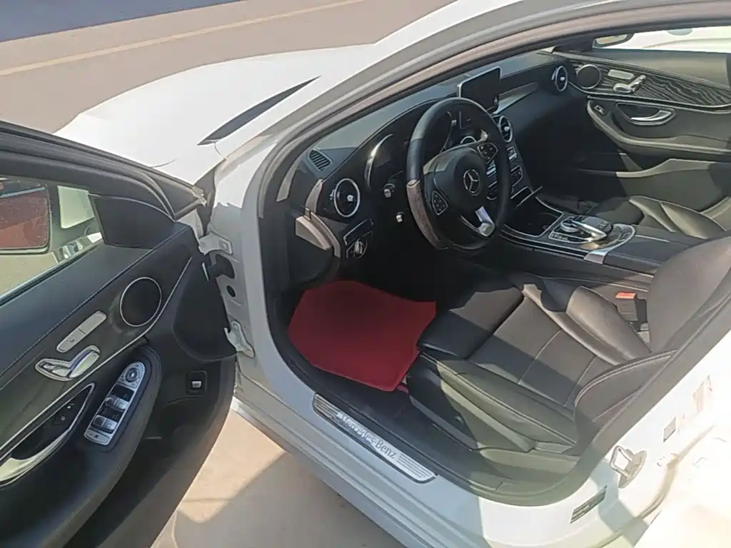 Mercedes-Benz C-Class — миниатюра 16