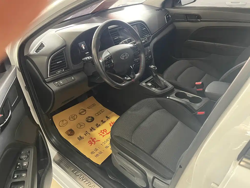 Hyundai Elantra — миниатюра 7