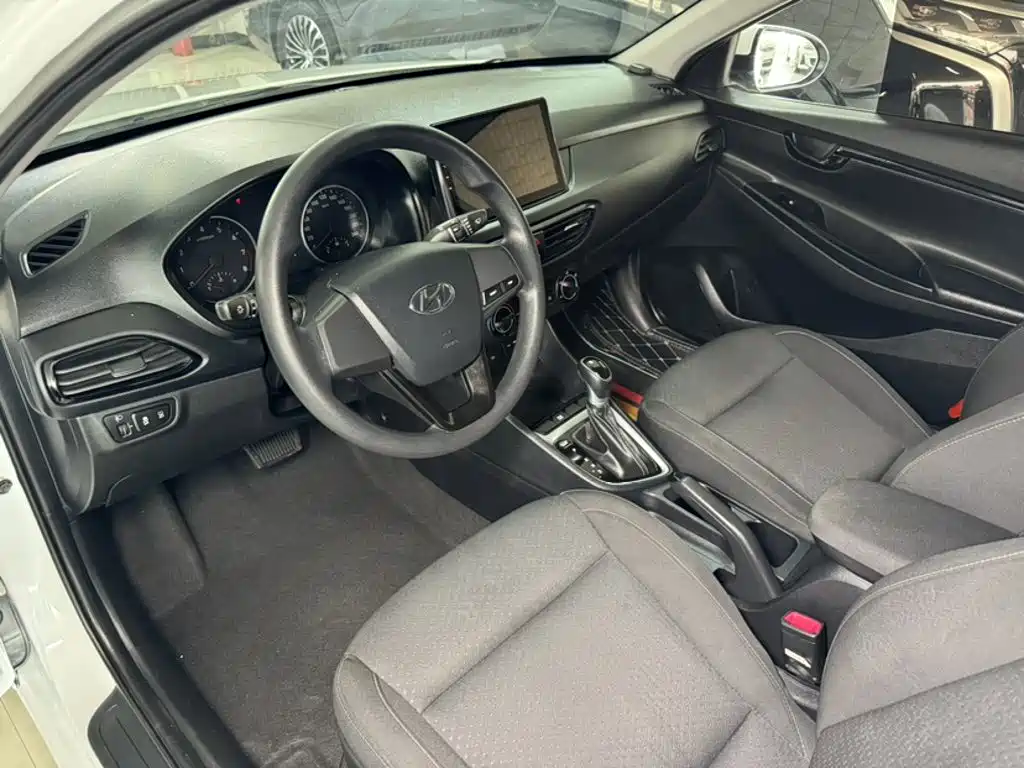 Hyundai Elantra — миниатюра 5