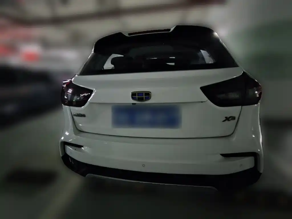 Geely Vision X3 — миниатюра 5