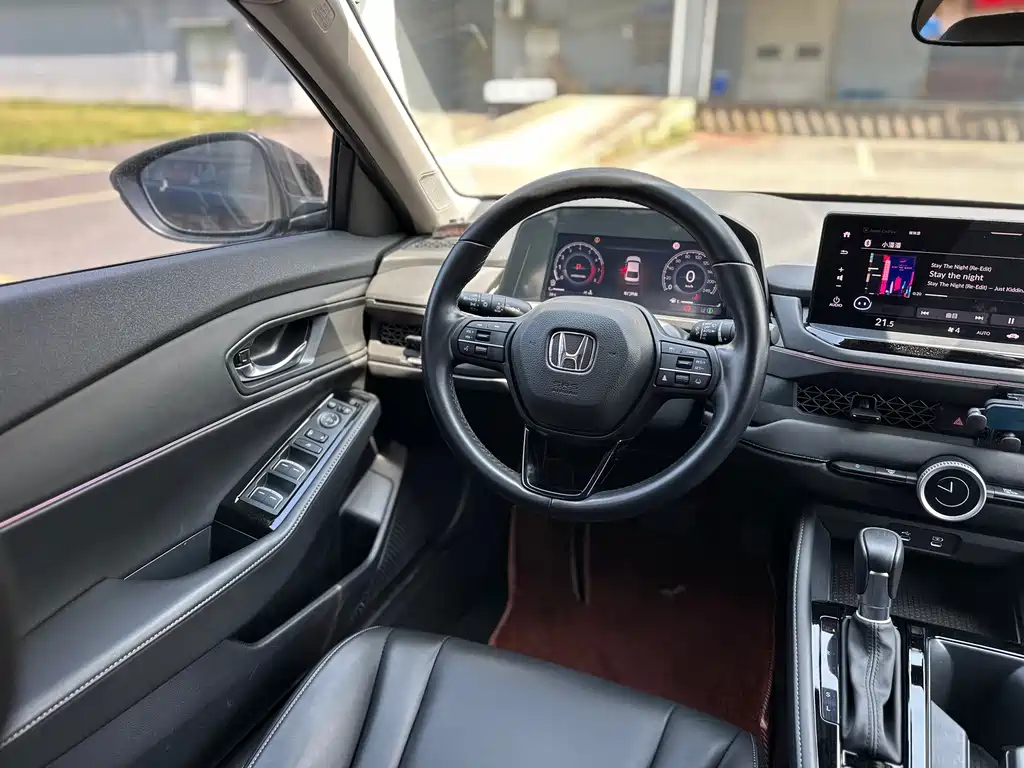 Honda Accord — миниатюра 13
