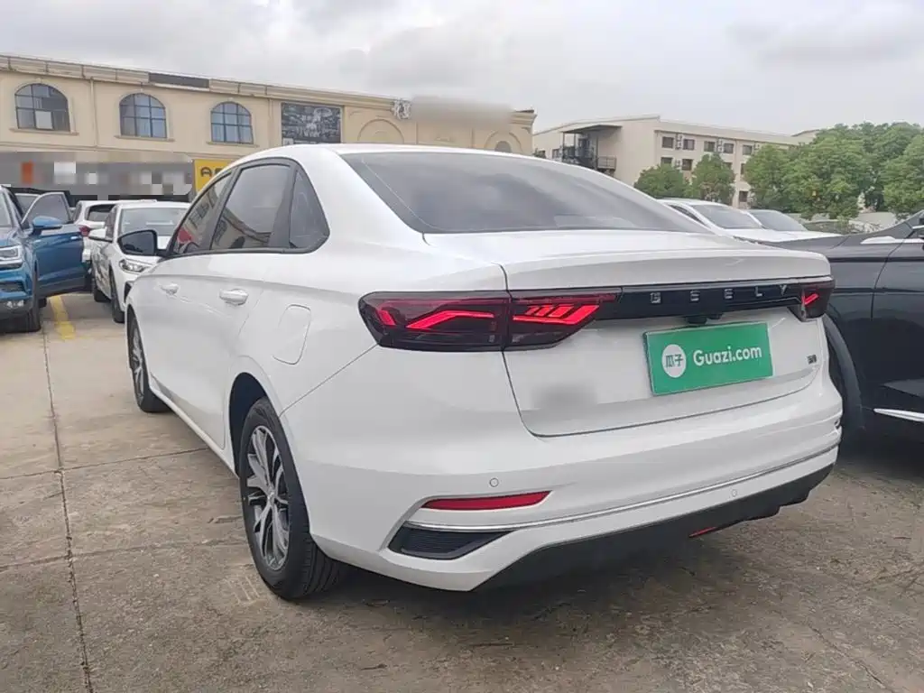 Geely Emgrand — миниатюра 5