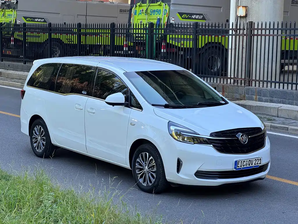 Buick GL8 — миниатюра 2