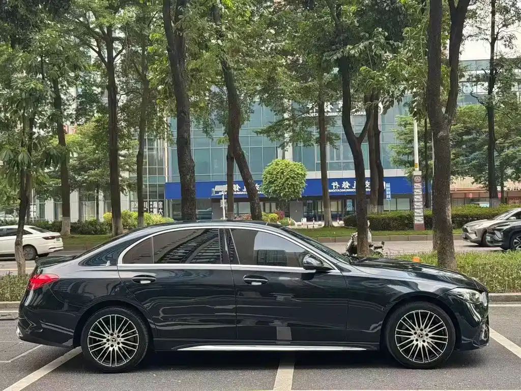 Mercedes-Benz C-Class — миниатюра 2