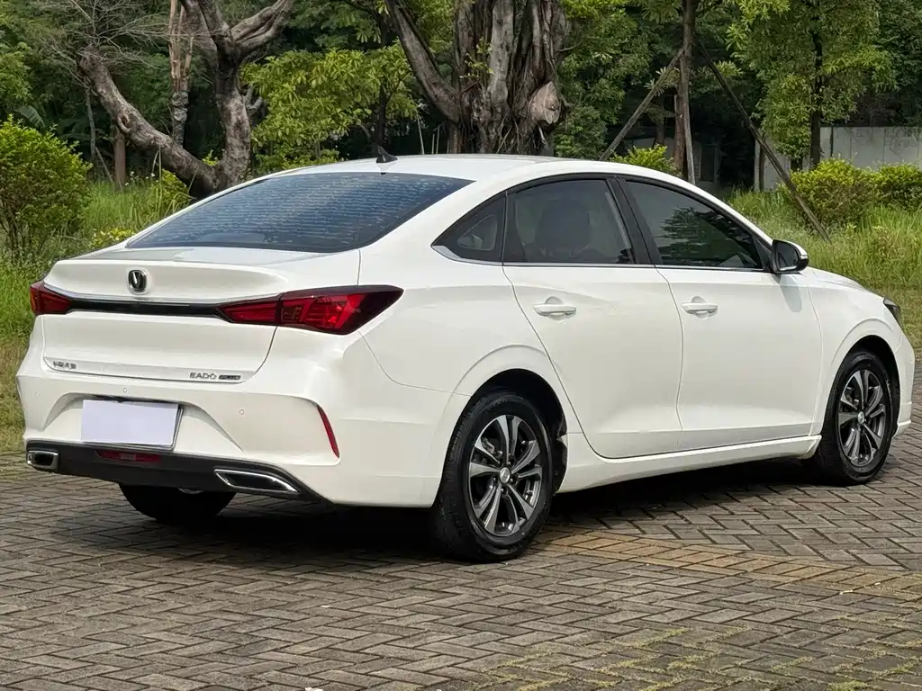 Changan Eado — миниатюра 9