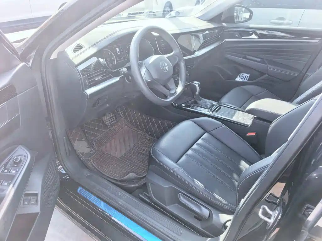 Volkswagen Passat PHEV — миниатюра 8