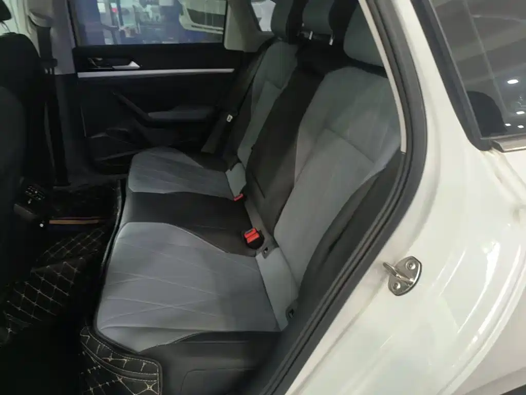 Volkswagen Lavida — миниатюра 17