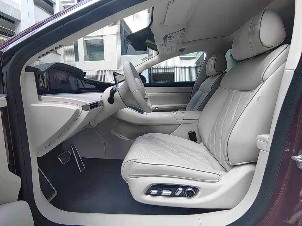 AITO ENJOY THE WORLD S9