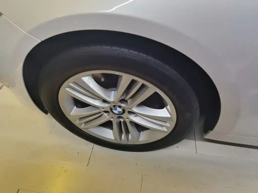 BMW 3 Series — миниатюра 23