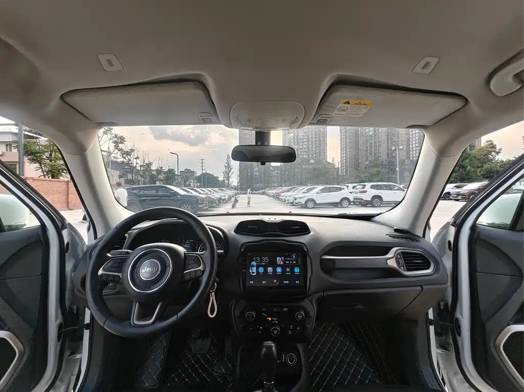 Jeep Renegade — миниатюра 7
