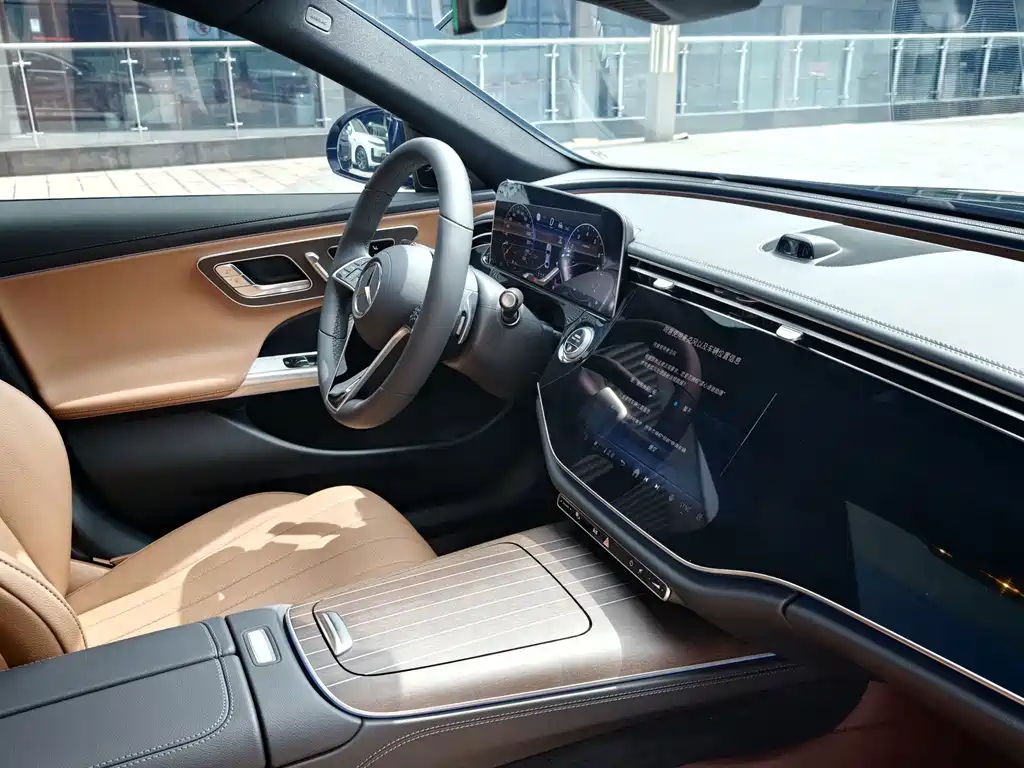 Mercedes-Benz E-Class — миниатюра 17