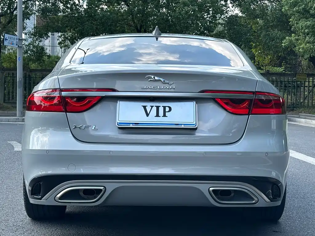Jaguar XFL — миниатюра 4
