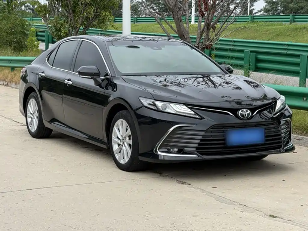 Toyota Camry — миниатюра 8
