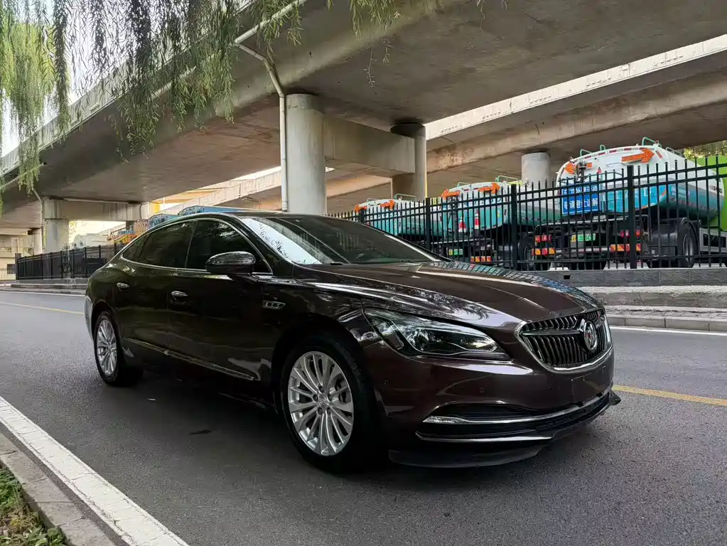 Buick LaCrosse — миниатюра 3