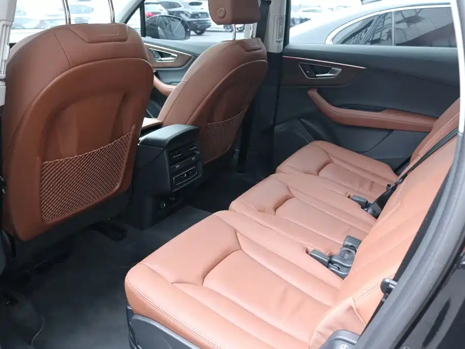 Audi Q7 — миниатюра 12